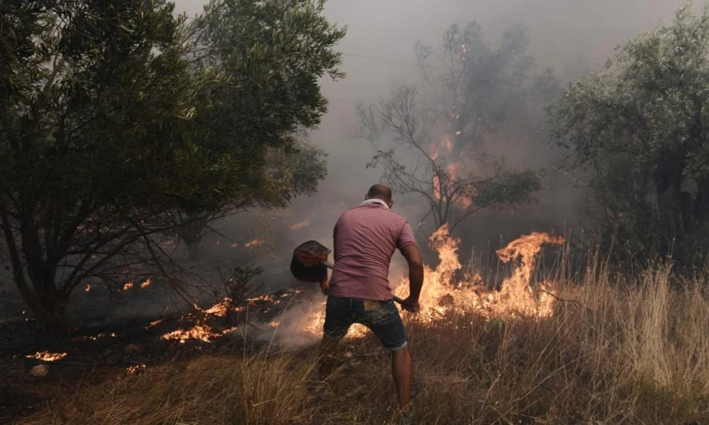 Φωτιά στο Σκοπευτήριο Καισαριανής - Συναγερμός στην Πυροσβεστική